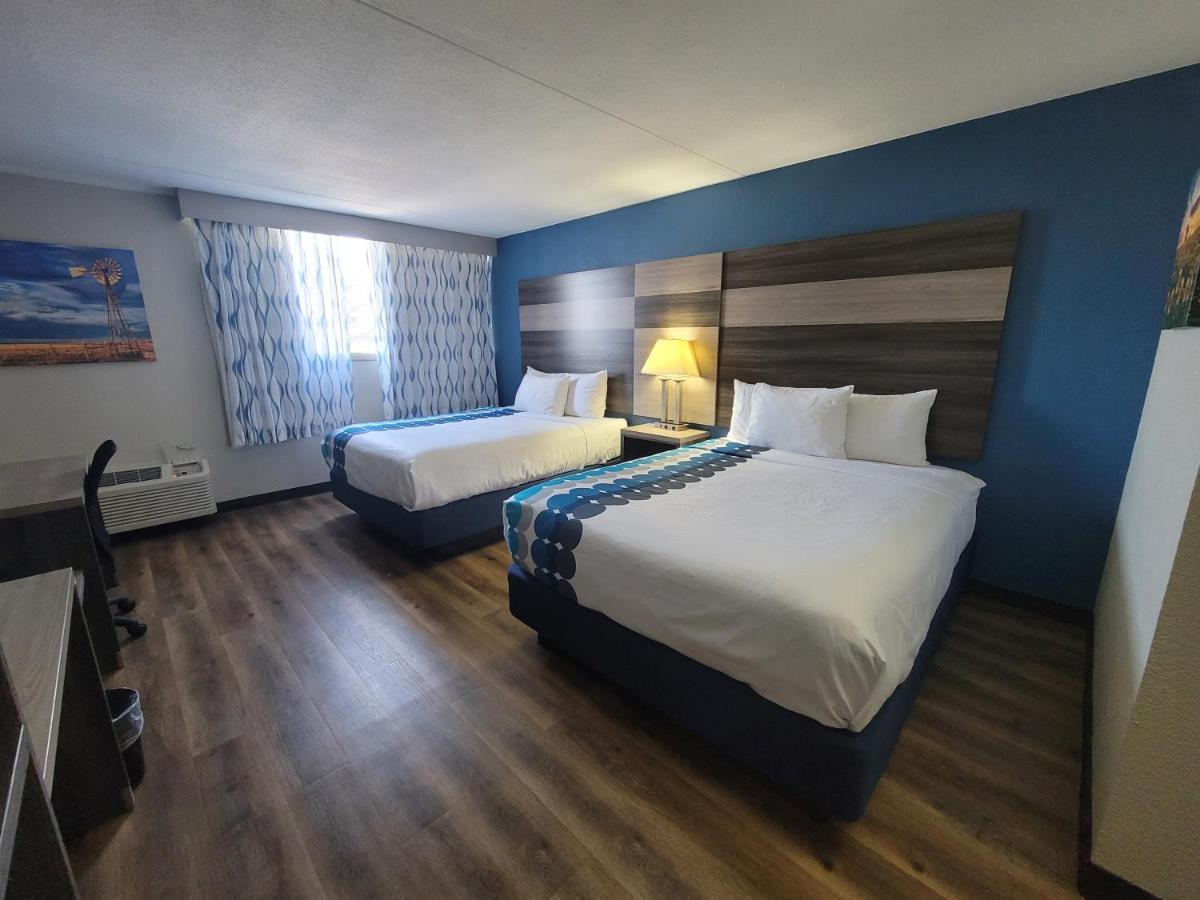 Wingate By Wyndham Wichita Airport Hotel Exterior photo