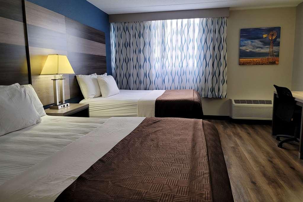 Wingate By Wyndham Wichita Airport Hotel Room photo