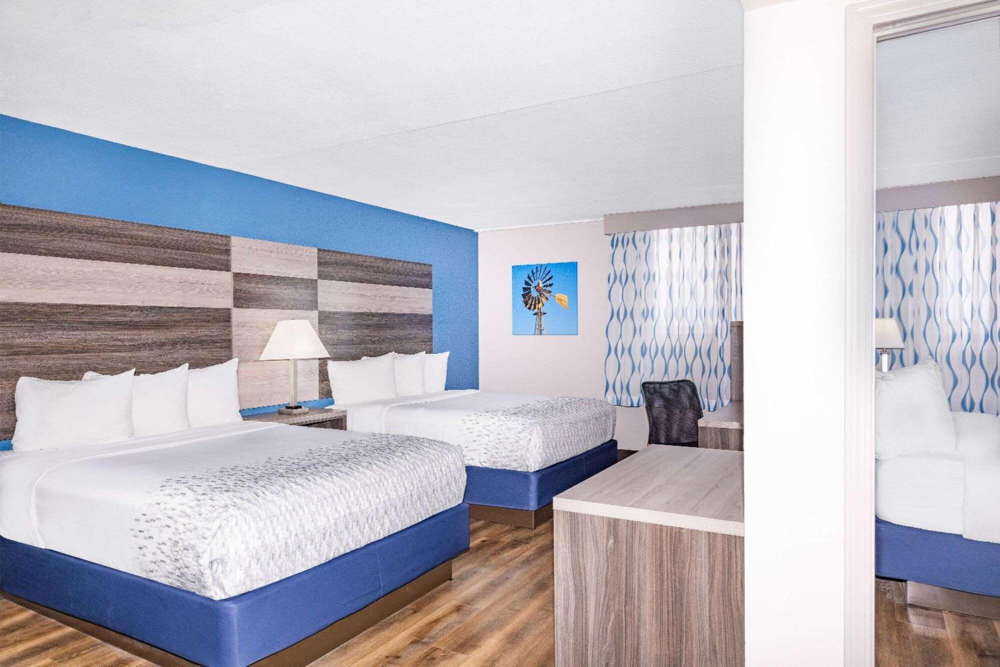 Wingate By Wyndham Wichita Airport Hotel Exterior photo