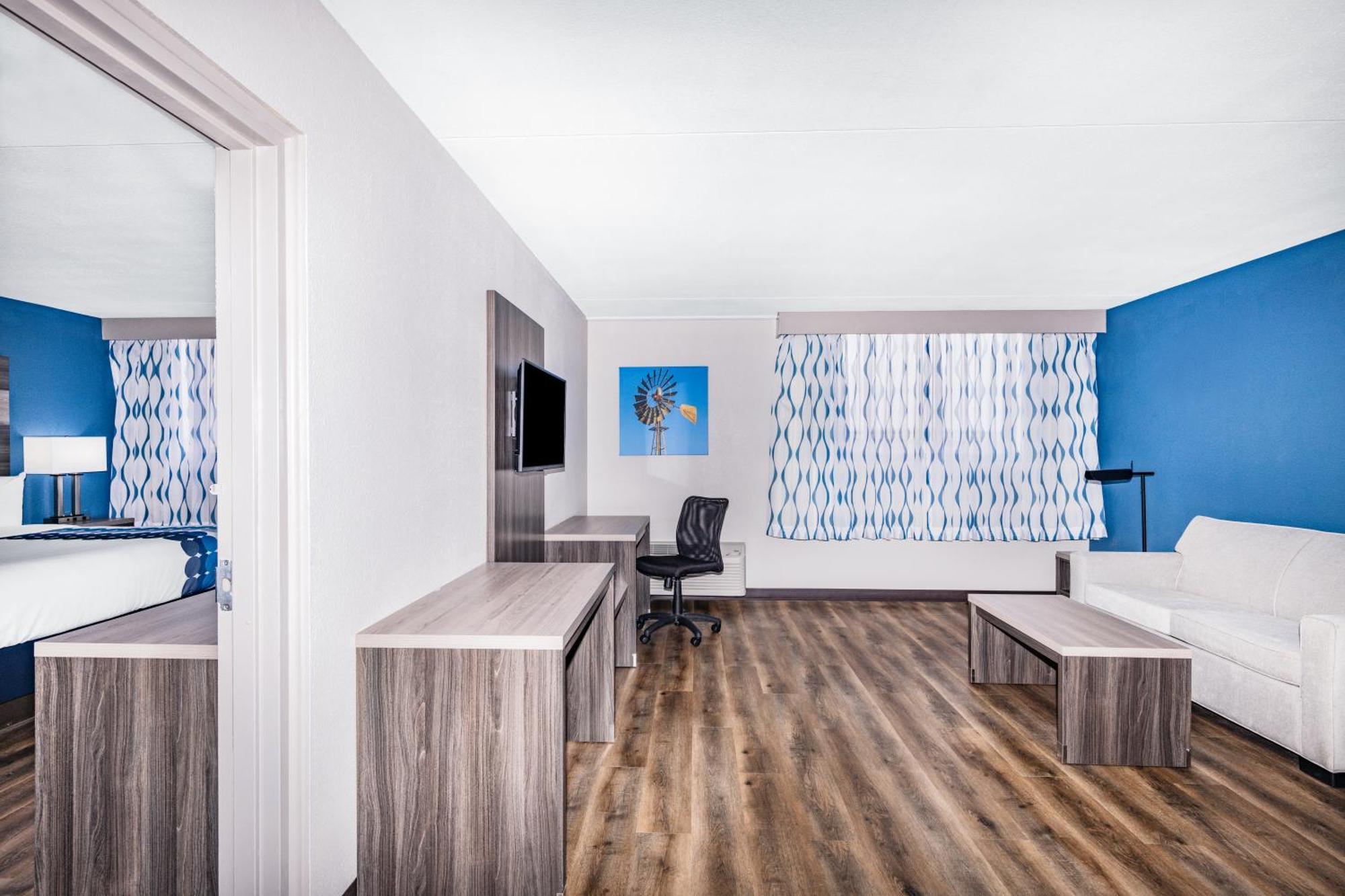 Wingate By Wyndham Wichita Airport Hotel Exterior photo
