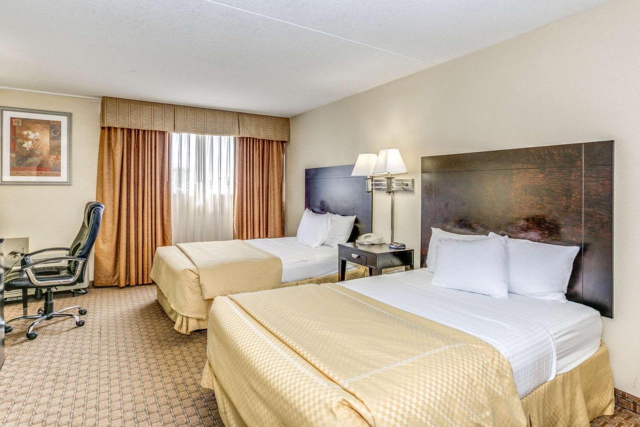 Wingate By Wyndham Wichita Airport Hotel Exterior photo